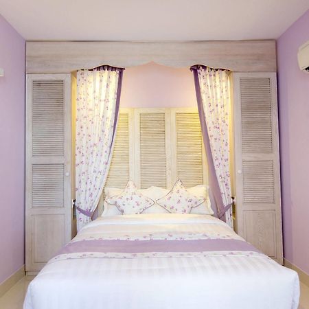 Hotel L'Odeon Phu My Hung Хошимин Экстерьер фото