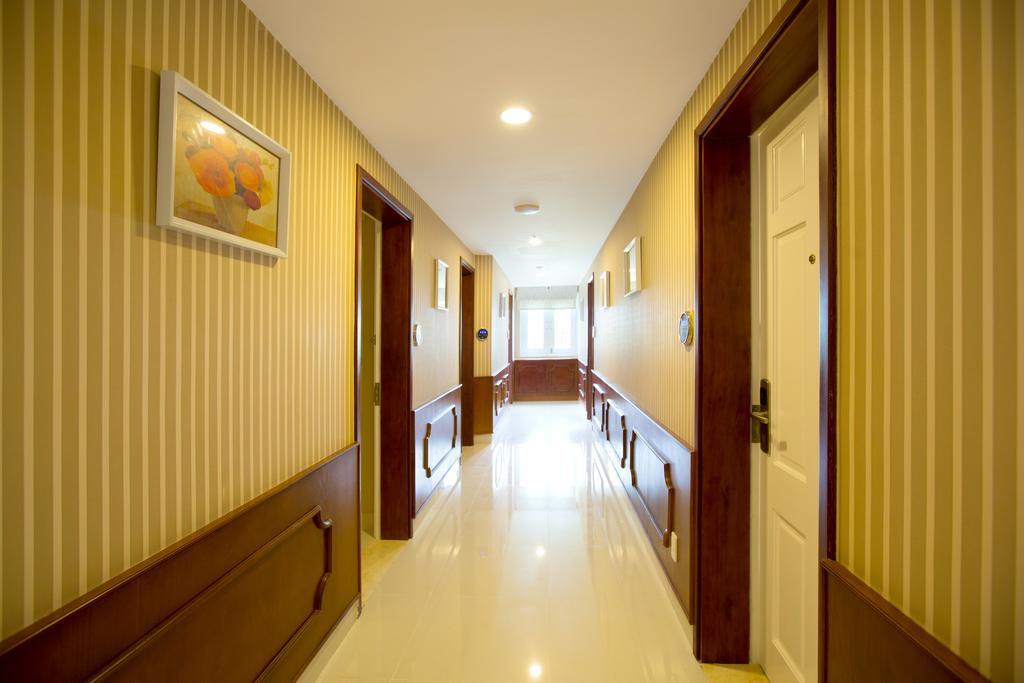 Hotel L'Odeon Phu My Hung Хошимин Экстерьер фото