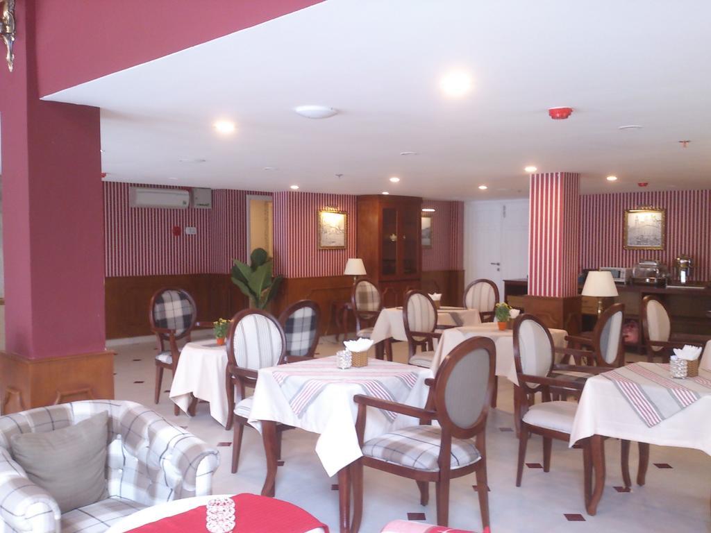 Hotel L'Odeon Phu My Hung Хошимин Экстерьер фото