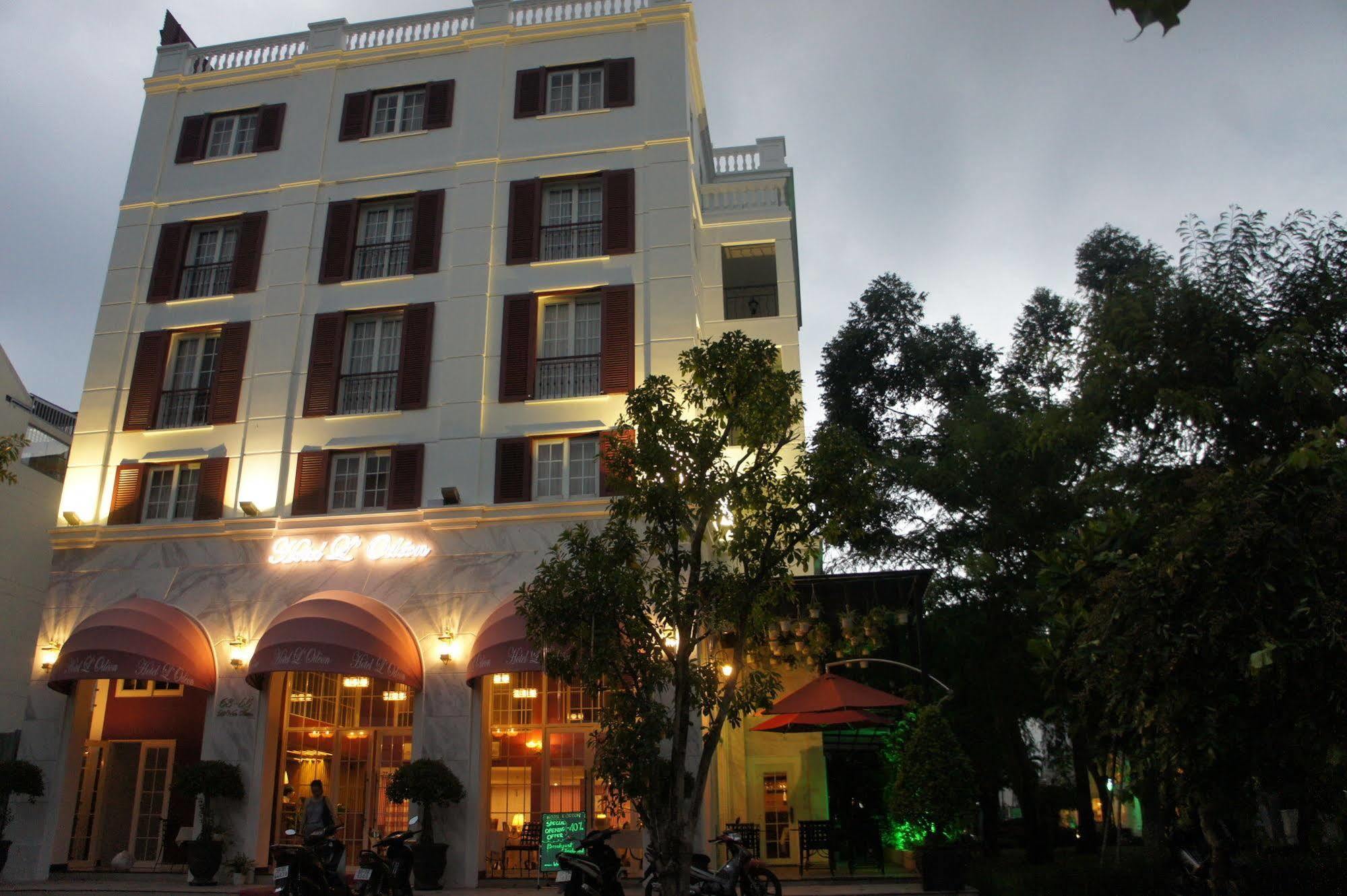 Hotel L'Odeon Phu My Hung Хошимин Экстерьер фото